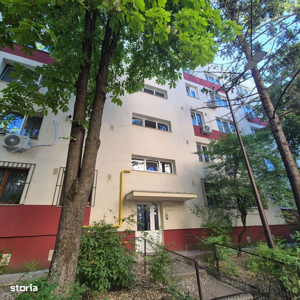 Apartment 3 bedrooms, renovated block, ideal for family, Berceni - Straja