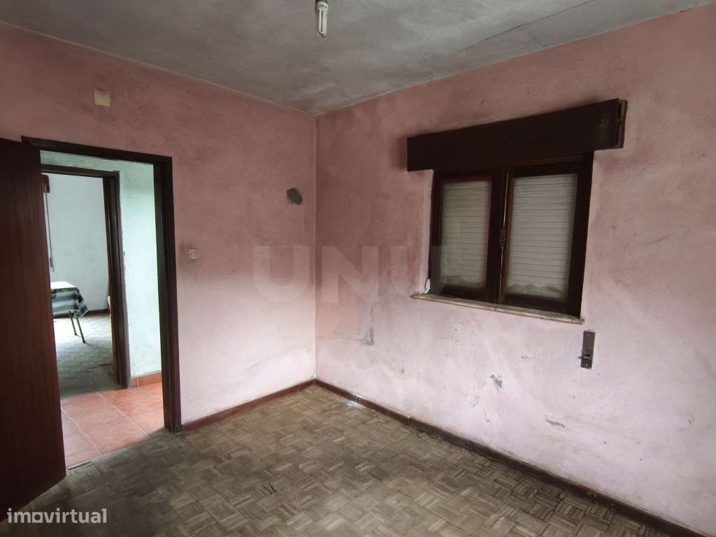 Moradia com vistas para a Serra da Estrela. Fantástica oportunidade!-8