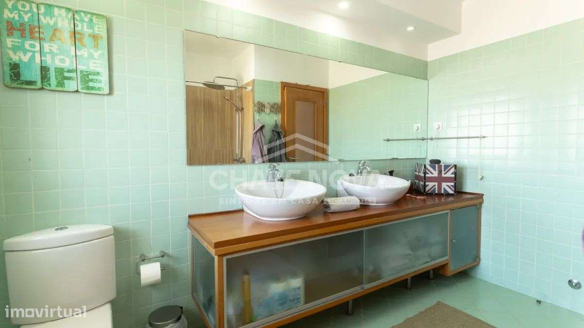 Moradia V3 de quatro frentes - Perosinho-27