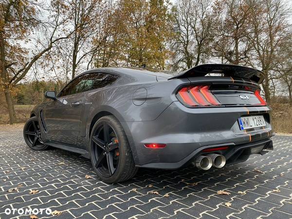 Ford Mustang - 7