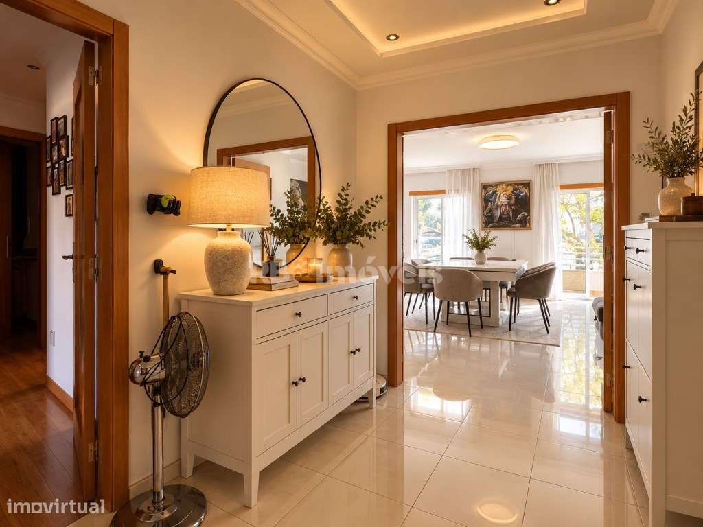 Apartamento T3 c/ Garagem, Sótão e 2 Varandas - Santarém-1