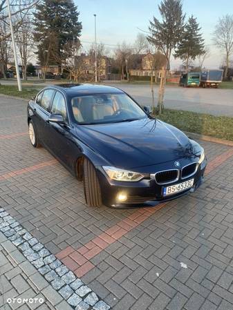 BMW Seria 3 328i xDrive Luxury Line - 3
