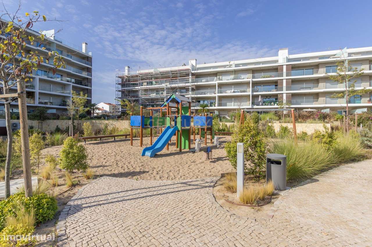 T4 em Condomínio Fechado com Vista Rio - Alcochete-11