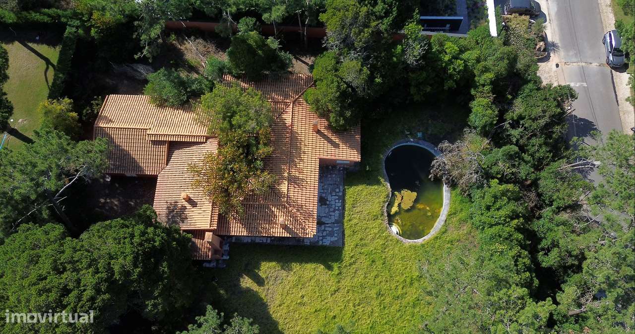 MORADIA EM LOTE DE TERRENO DE 1.940m² COM PROJECTO APROVADO-17
