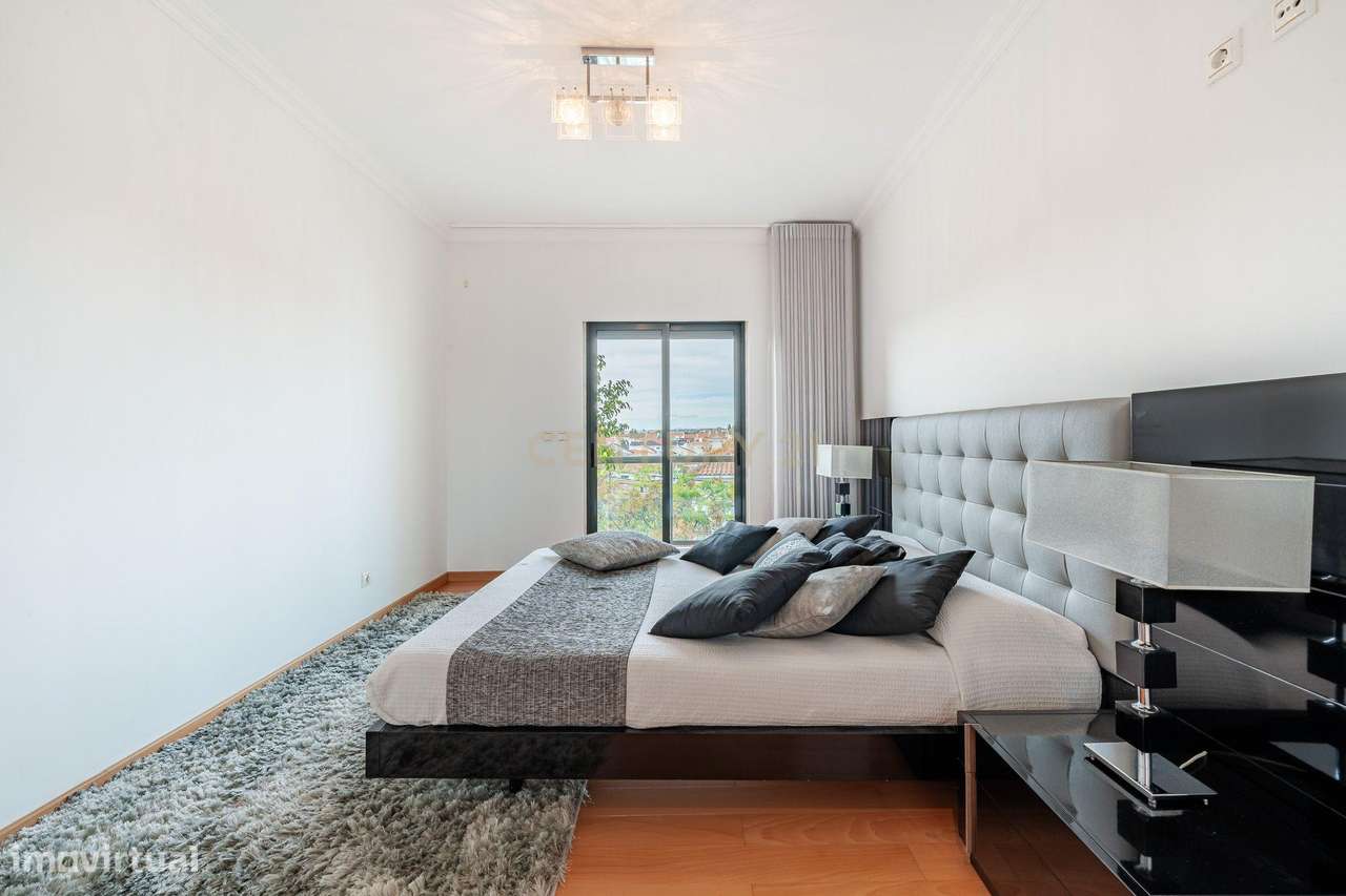 Apartamento T3 Duplex com Acabamentos de Luxo, Vale Milhaços - Grande imagem: 4/53