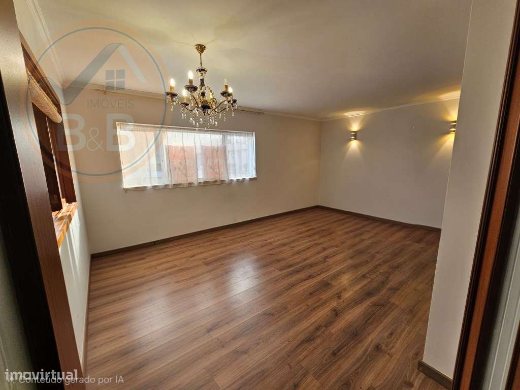 Apartamento T3 com garagem em Valbom-6