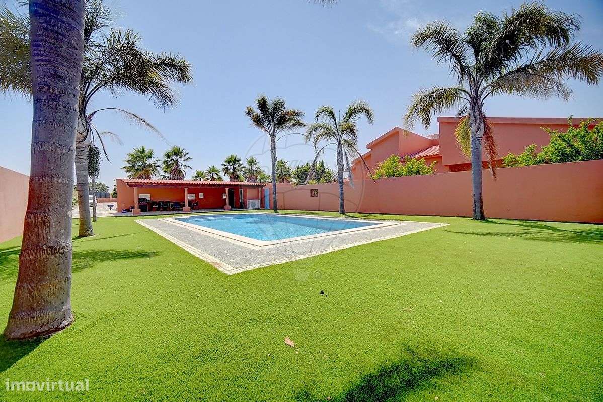 Moradia T6 para venda-44