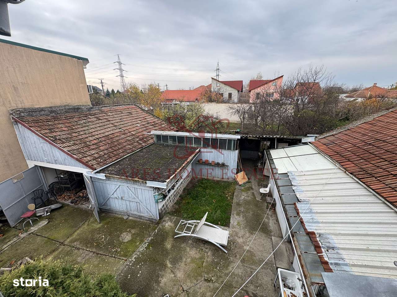 Investiție cu potențial: 2 apartamente + mansardă – Comison 0-10