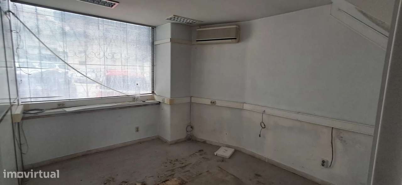 Loja com grande potencial na Praceta Henrique Caetano de Sousa – Cova - Grande imagem: 4/9