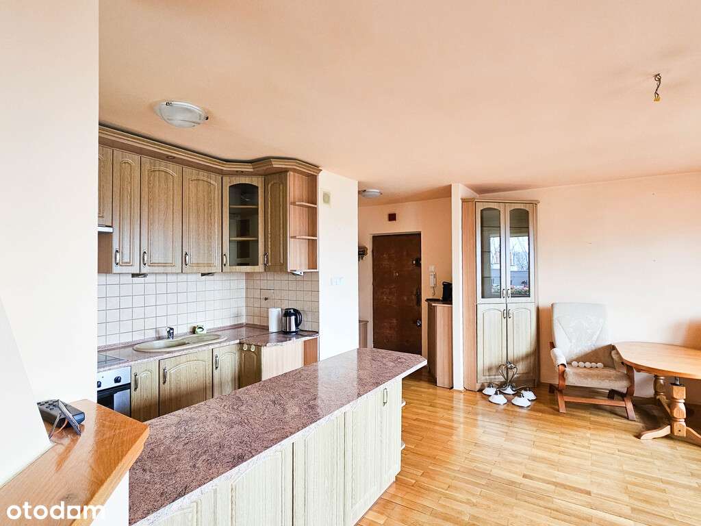 3 lub 4 przestronne pokoje w centrum, 2 windy!-0