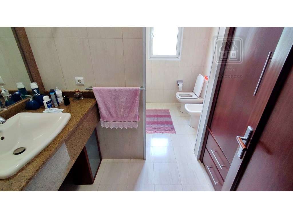 VENDA de MORADIA - VIVENDA com alojamento local e piscina - Fenais ...-35