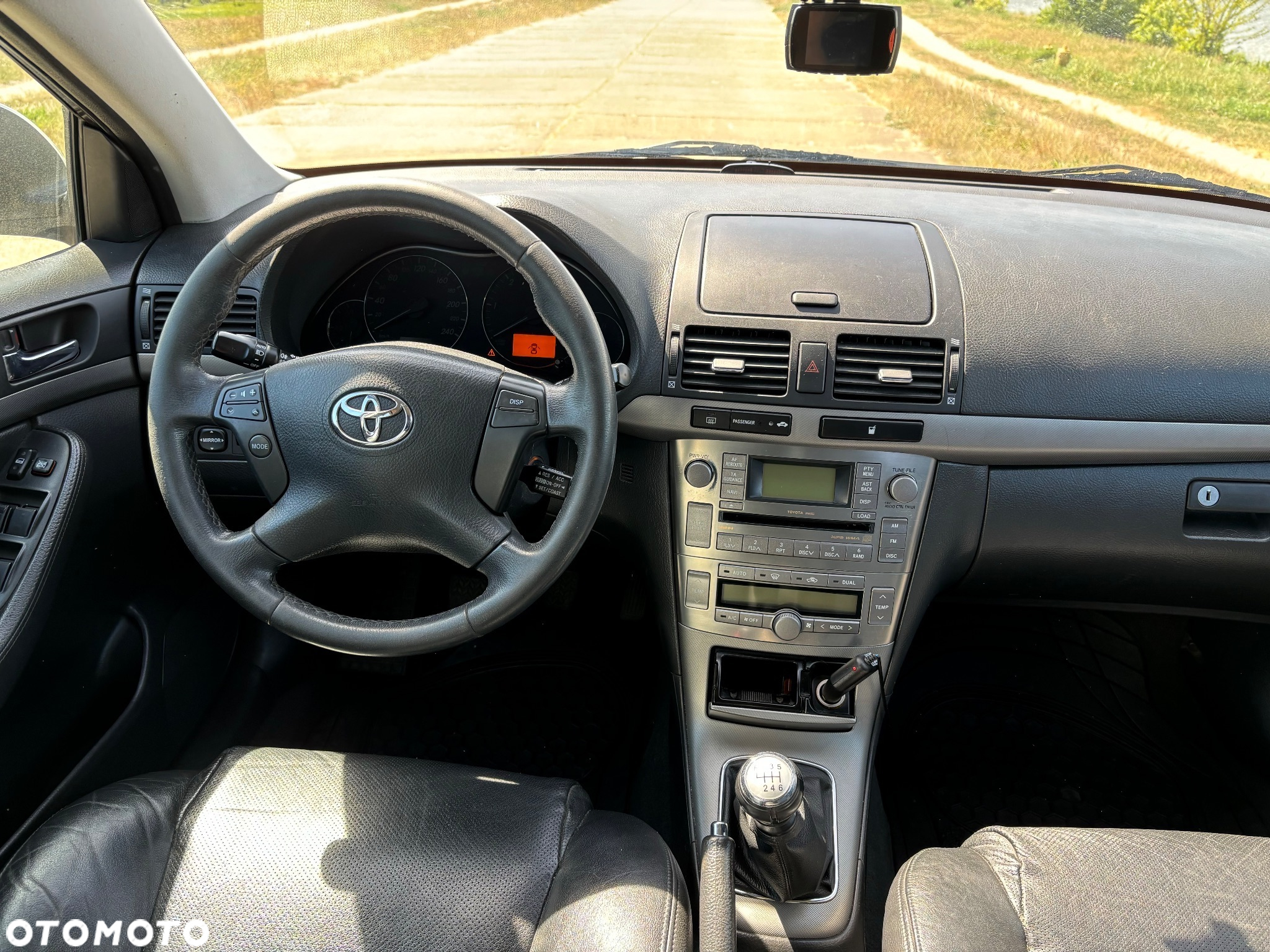 Toyota Avensis - 14