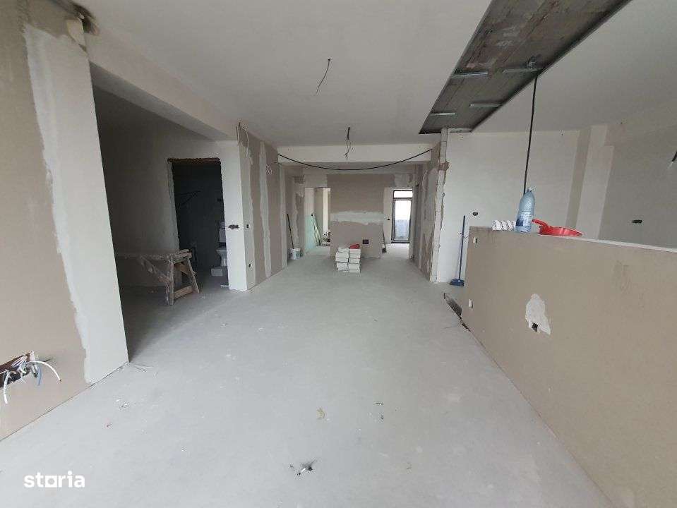 BLOC NOU-INEL II ELIBERARII - APARTAMENT SPATIOS CU 3 CAMERE VEDERE BI-7