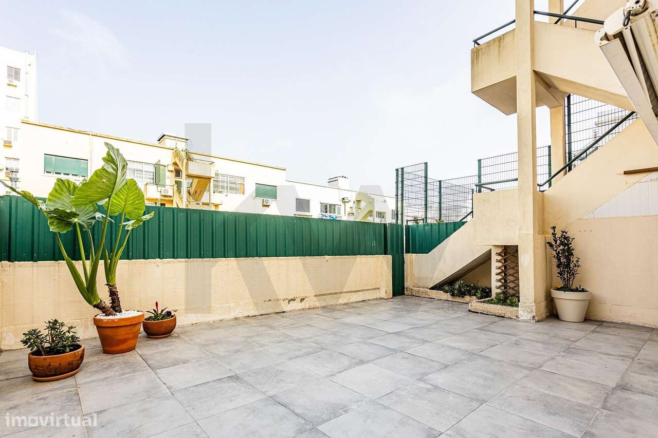 T4 remodelado com terraço de 120m2 | Rua Rodrigo da Fonseca - Grande imagem: 4/39