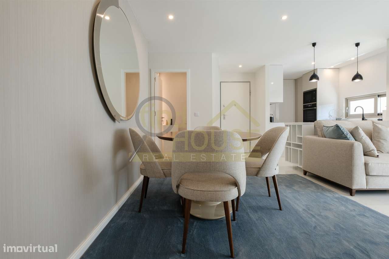 Vende-se T2 remodelado com garagem e arrecadação com vista para o jard-7