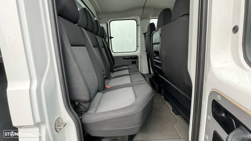 VW Crafter 2.0 TDI 177 CV Cabine Dupla - 32