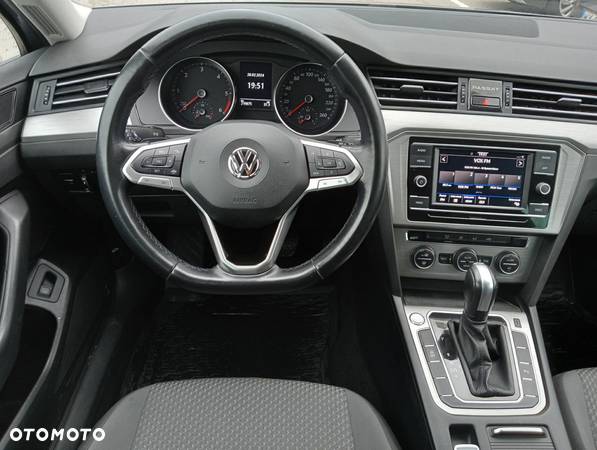 Volkswagen Passat 2.0 TDI EVO Essence DSG - 29