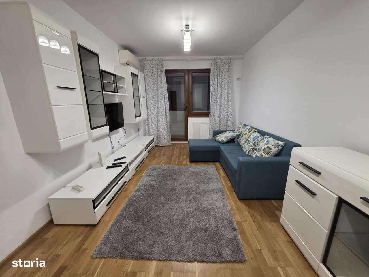Apartament de 2 camere la statia de metrou Mihai Bravu, Strada Penes Curcanul, bloc 2015, centrala, parcare