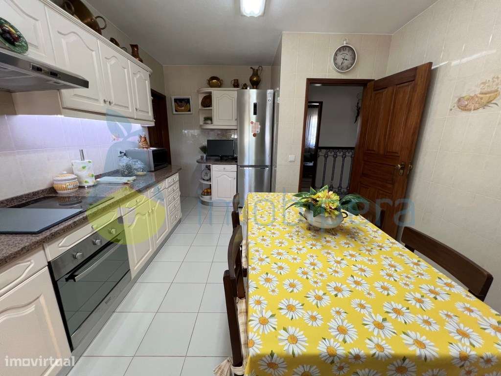 SOBERBA MORADIA T6 COM CASA DE HOSPEDES EM ANEXO-39