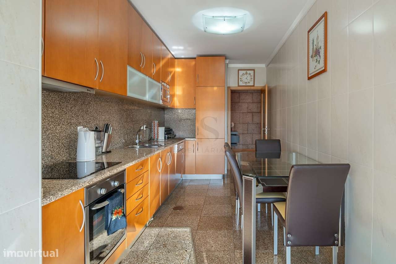 Apartamento T3 Luminoso e Mobilado em Nogueira da Regedoura - Grande imagem: 4/18