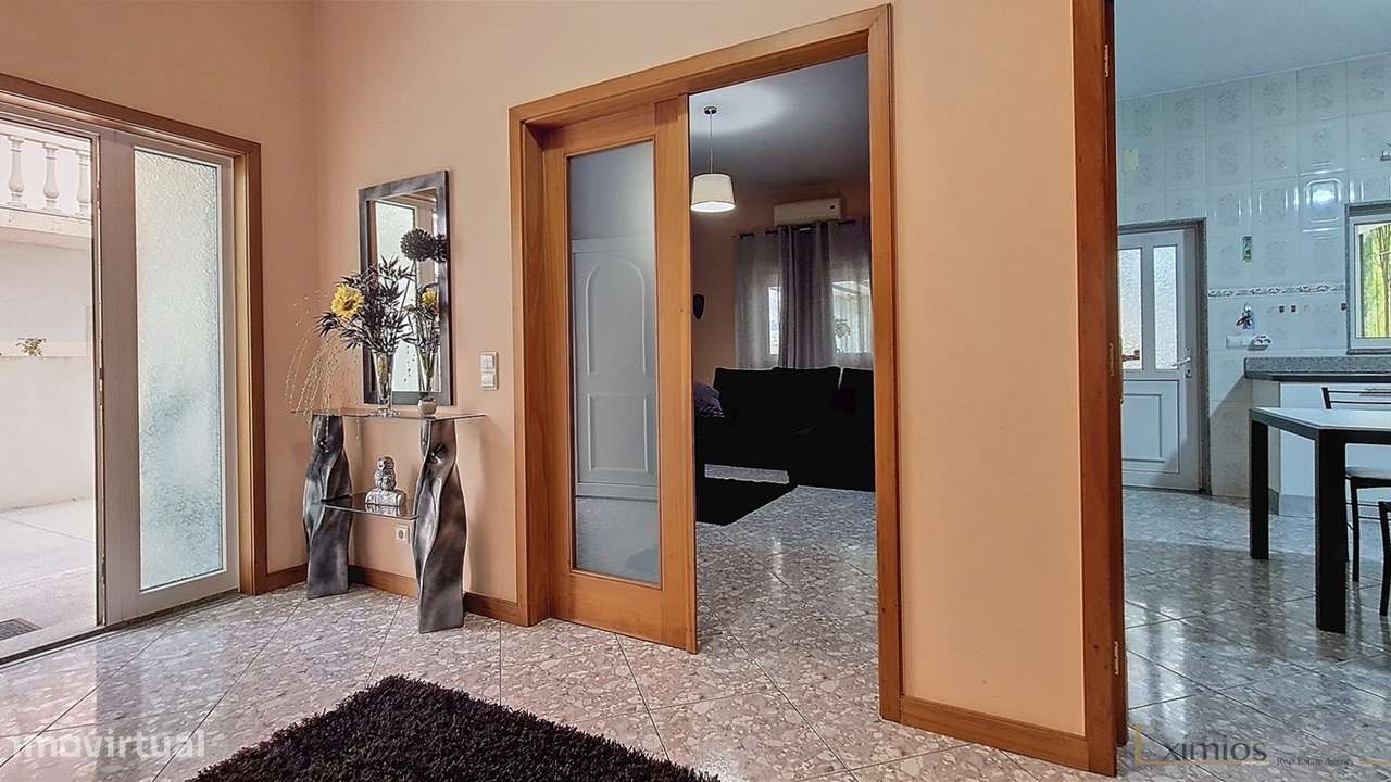 Prédio misto, em propriedade horizontal, em Rio Mau - Grande imagem: 4/42