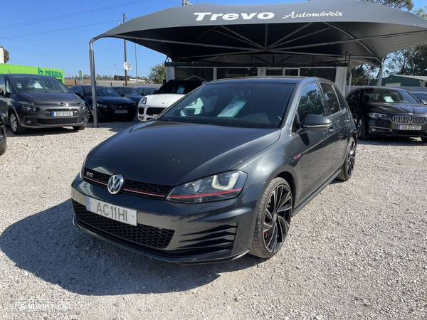 VW Golf 2.0 GTI - 4