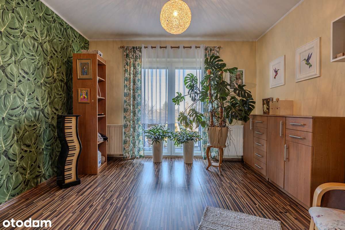 Przestronny dom na Osiedlu Kwiatowym Fotowoltaika Pompa ciepła 3garaże-7