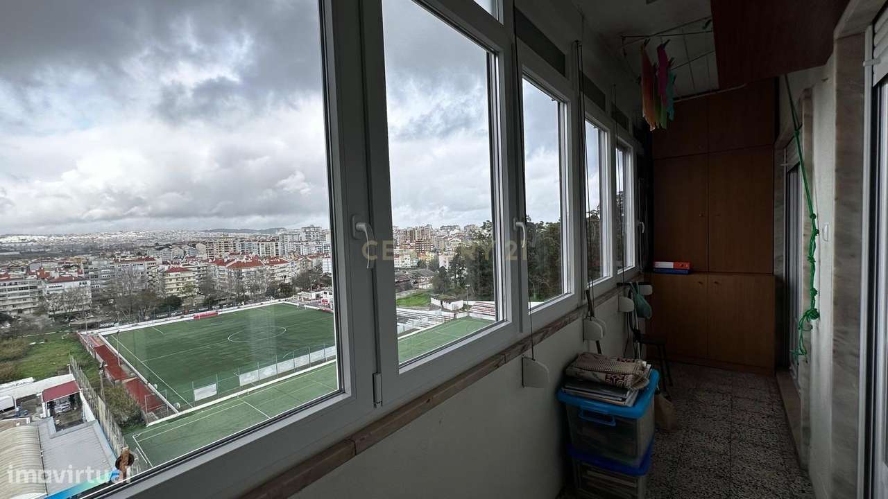 Apartamento T4 à Venda em Benfica – 9.º Andar com Vista Desafogada | E-29