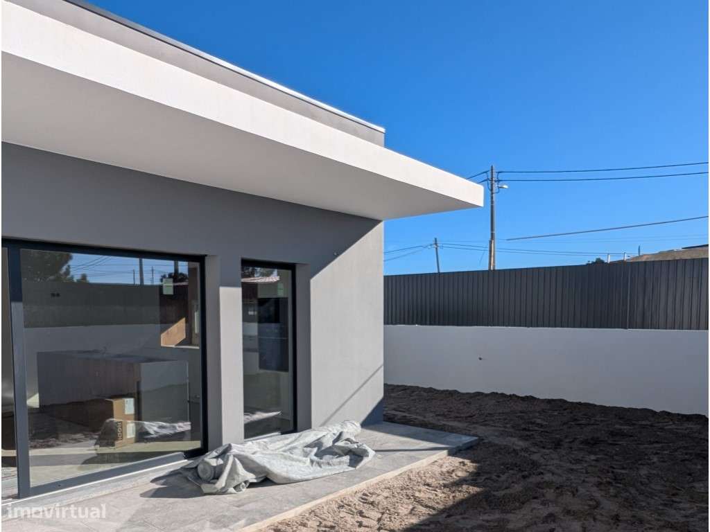 Moradia Isolada T4 Térrea a Venda No Pinhal do General-4