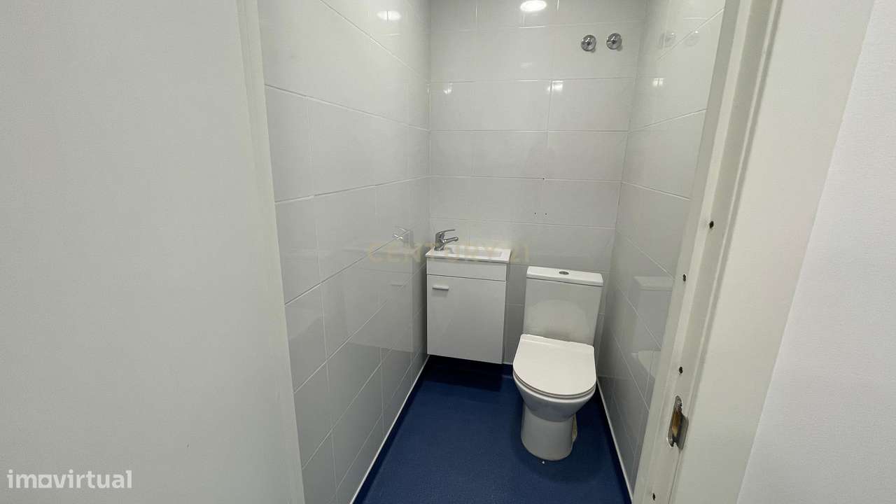 Espaço Comercial em Linda-a-Velha-25