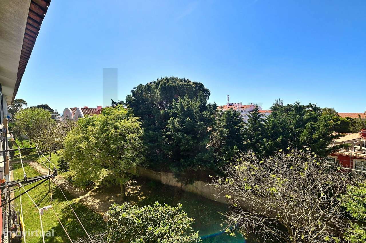 Apartamento T4 Cascais completamente Remodelado 3 WC Arrecadação - Grande imagem: 2/23