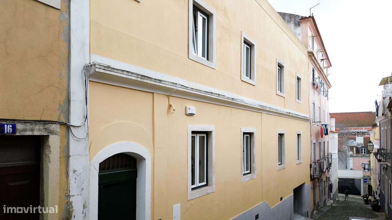 Moradia T6 com garagem, Madragoa, Estrela - Grande imagem: 5/38