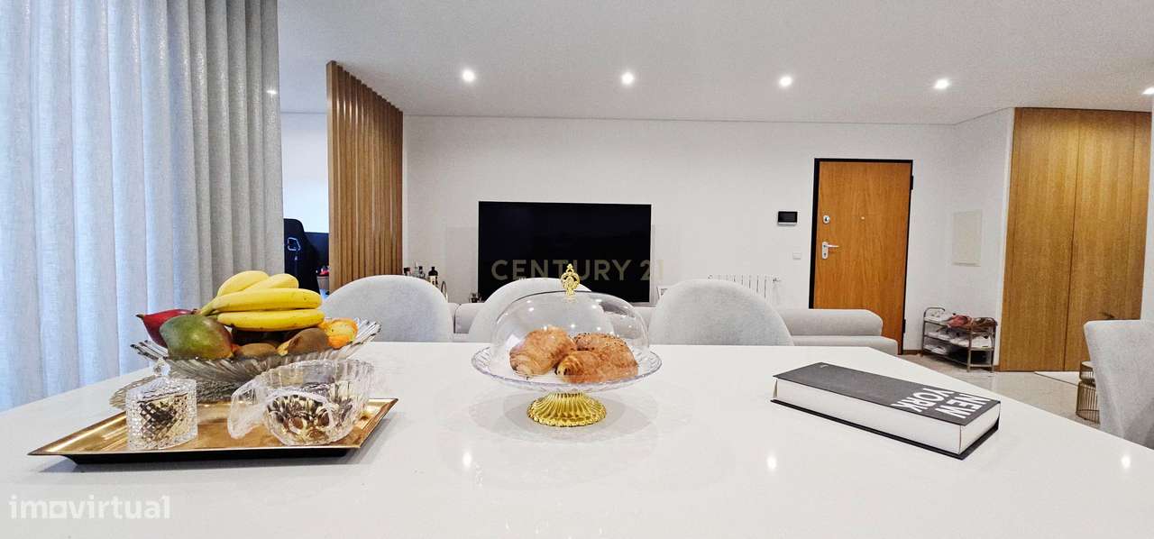 Apartamento T3 de Luxo em Condomínio Fechado com Piscina-7