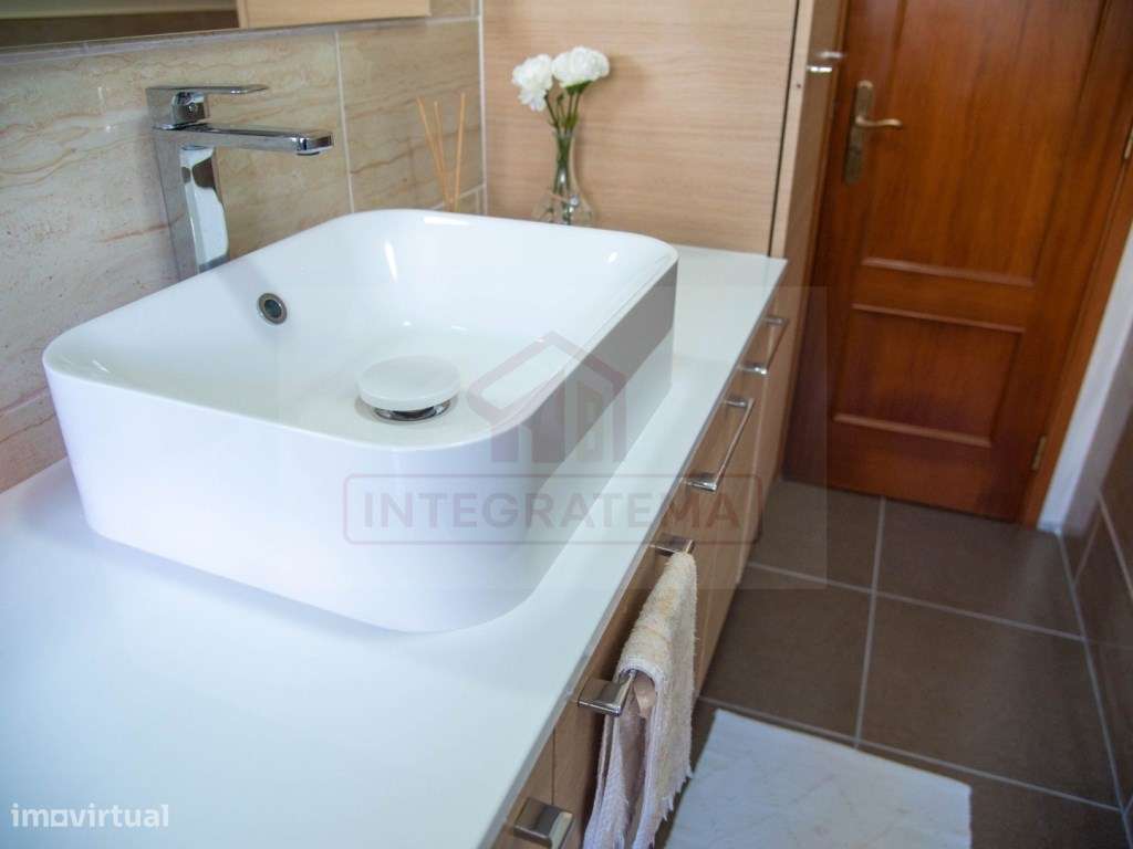 Moradia tradicional com 4 quartos e piscina aquecida no Chão da Parada-15