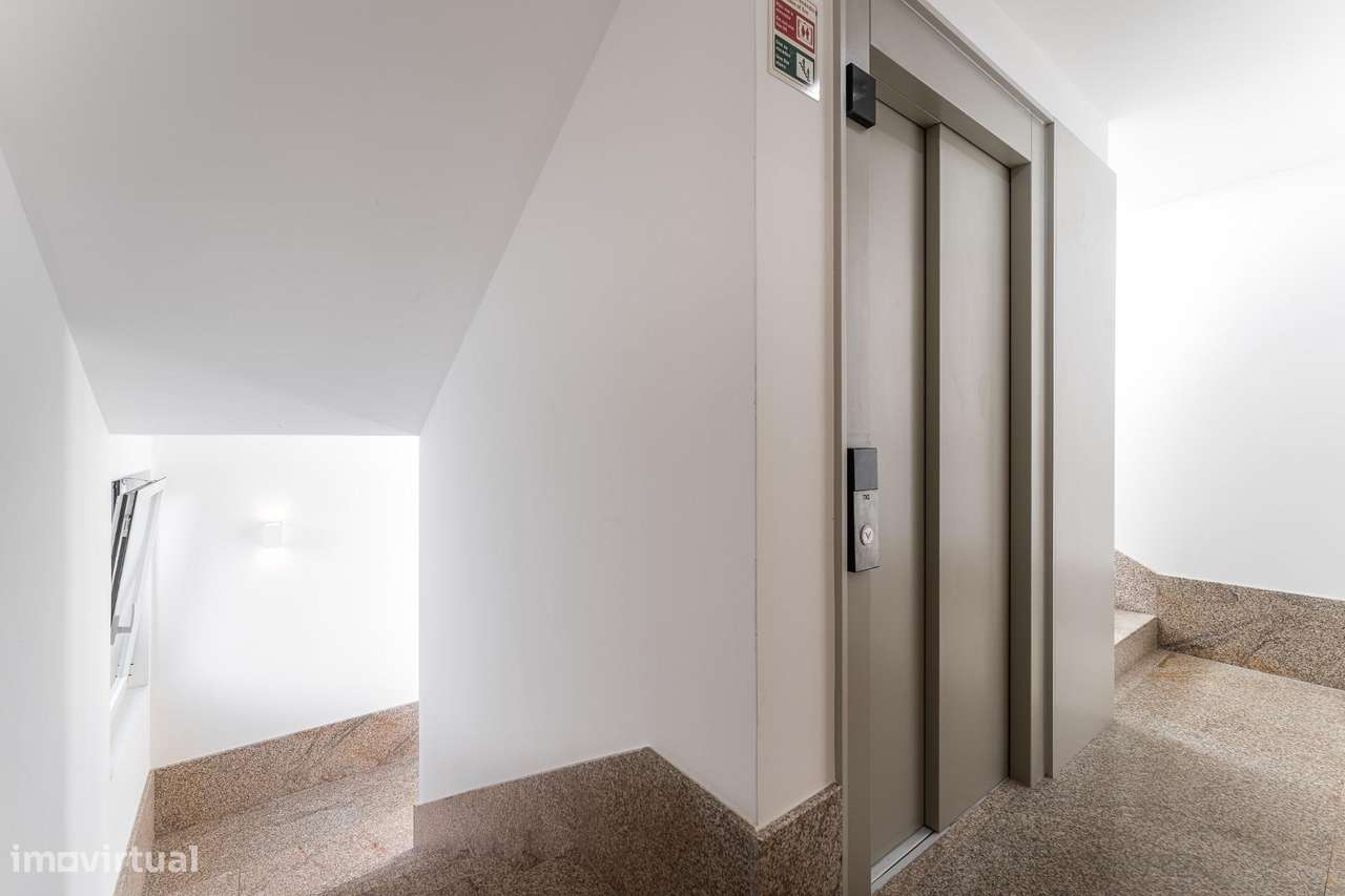 T1 Duplex com Terraço Novo na Rua do Bonjardim-16