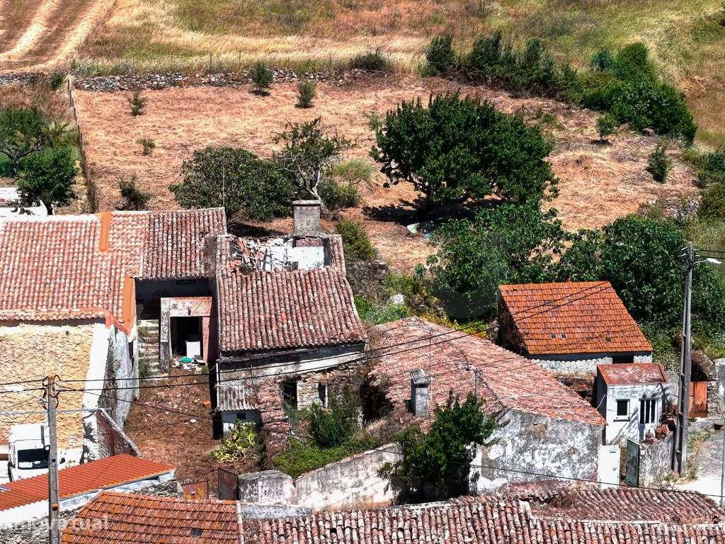 Moradia T3, em terreno de 1663 m² ,para reconstrução total, a 5 min...-12