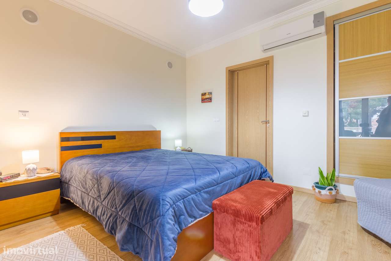 Excelente apartamento T2 duplex com terraço na  Quinta do Conde-15