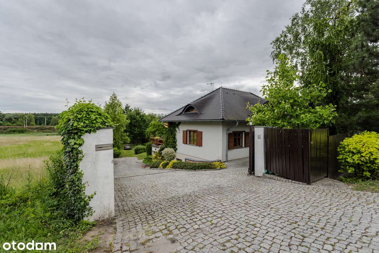 Wyjątkowy dom obok lasu i jezior! Wygodny dojazd do centrum miasta-17