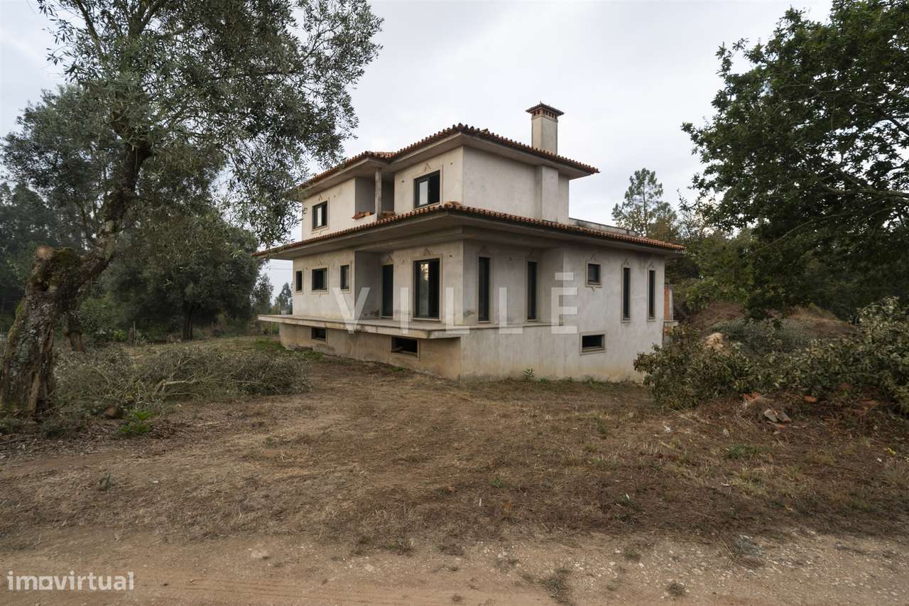 Terreno destinado a construção com moradia já alvorada - Grande imagem: 3/14