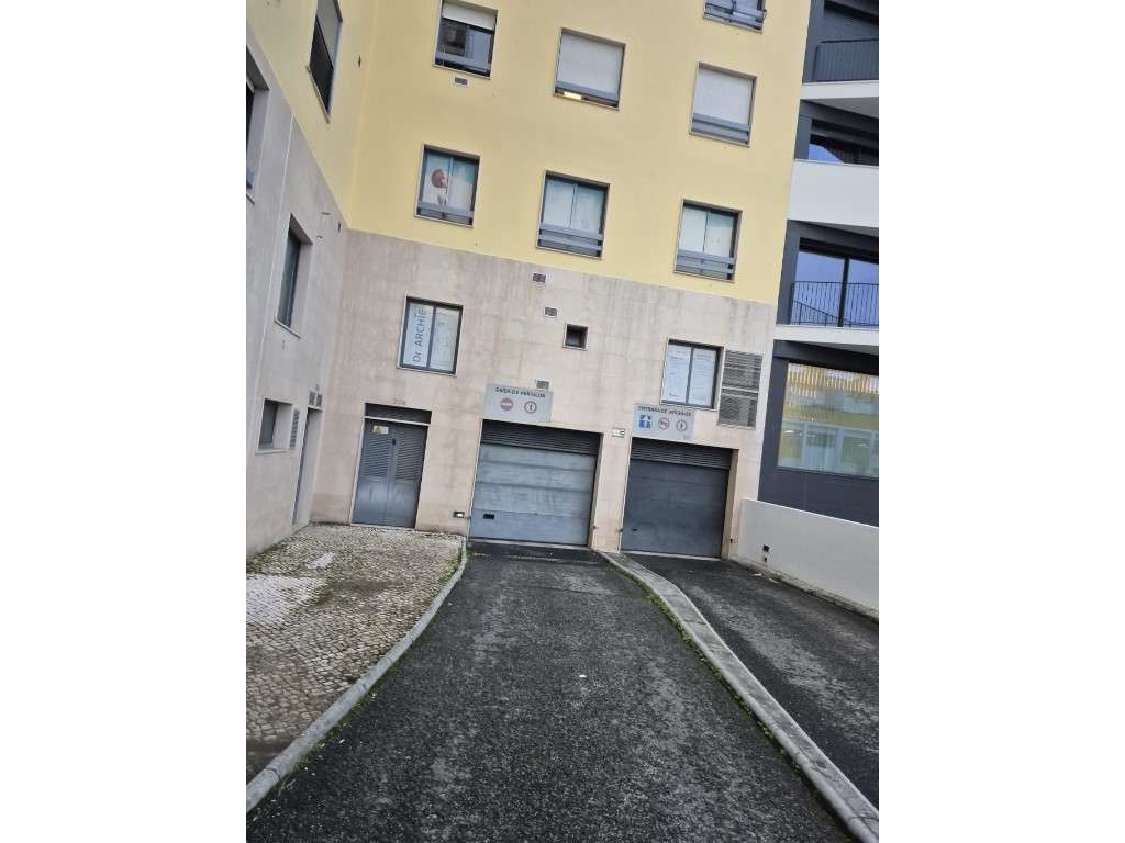 Lugar de Estacionamento para Arrendar - Av. de Berlim, Parque das N... - Grande imagem: 4/4