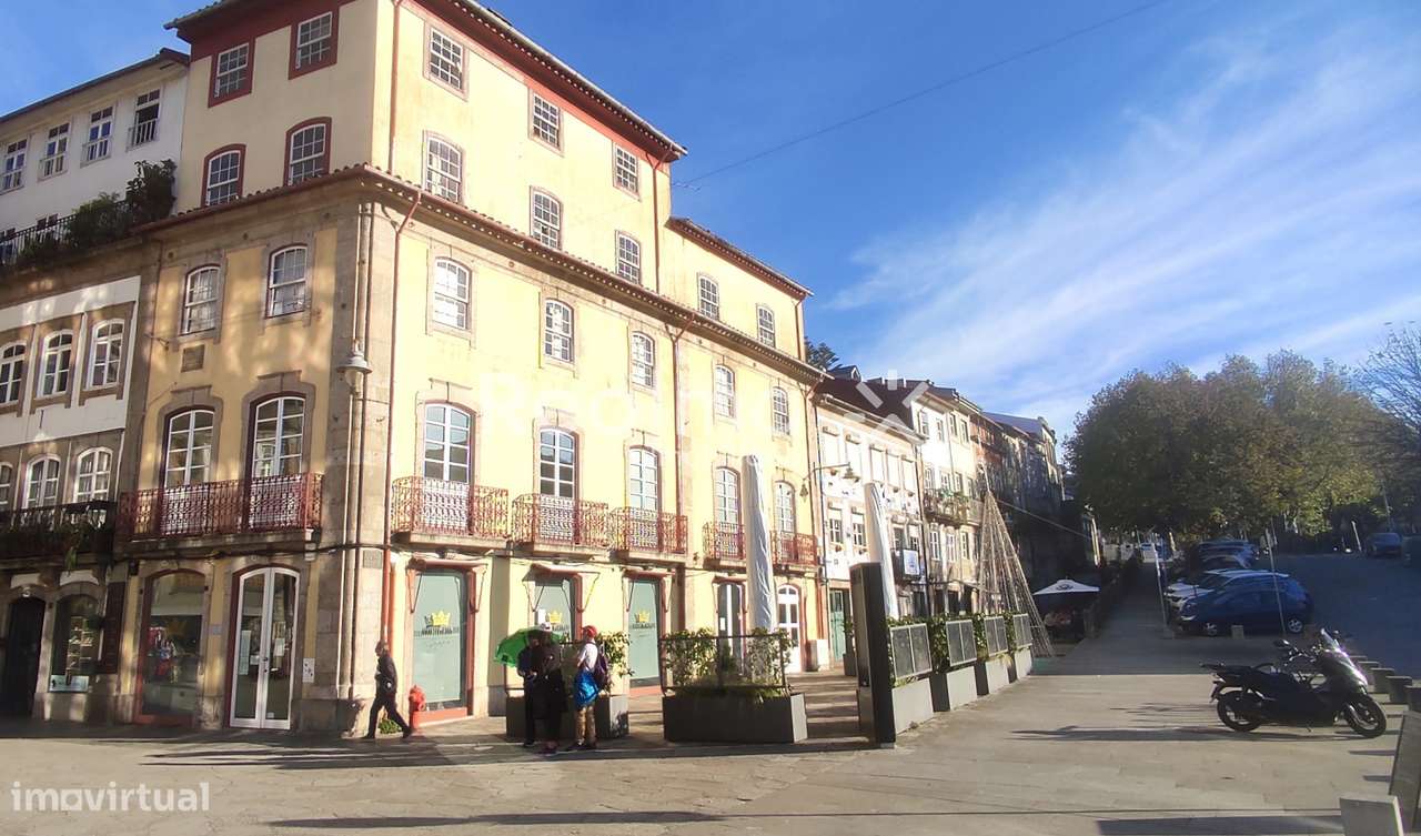Loja Comercial no Centro Histórico de Braga-10
