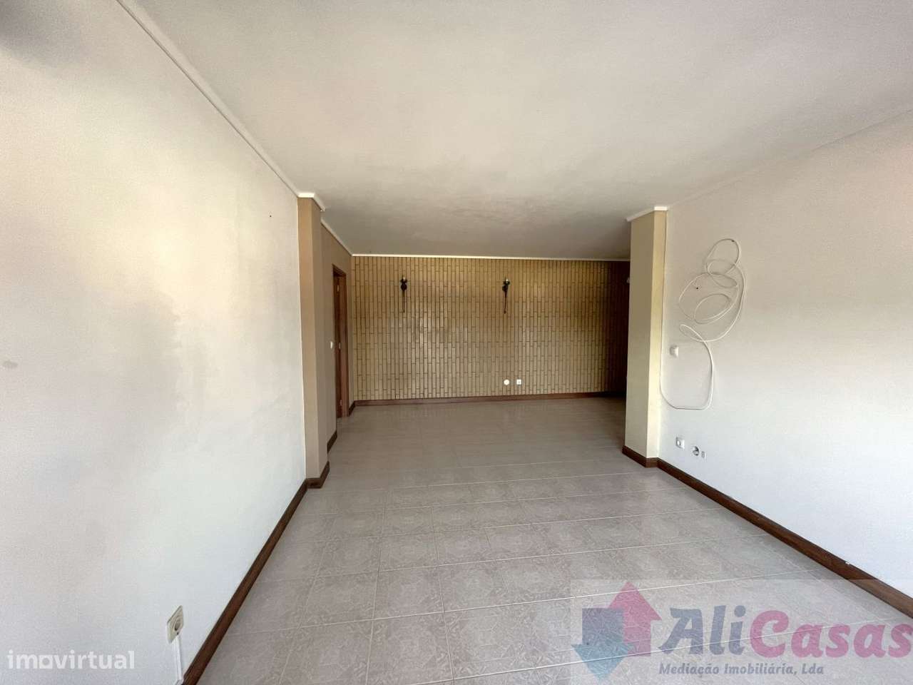 Excelente T1 C/Varanda último Andar - Grande imagem: 5/26