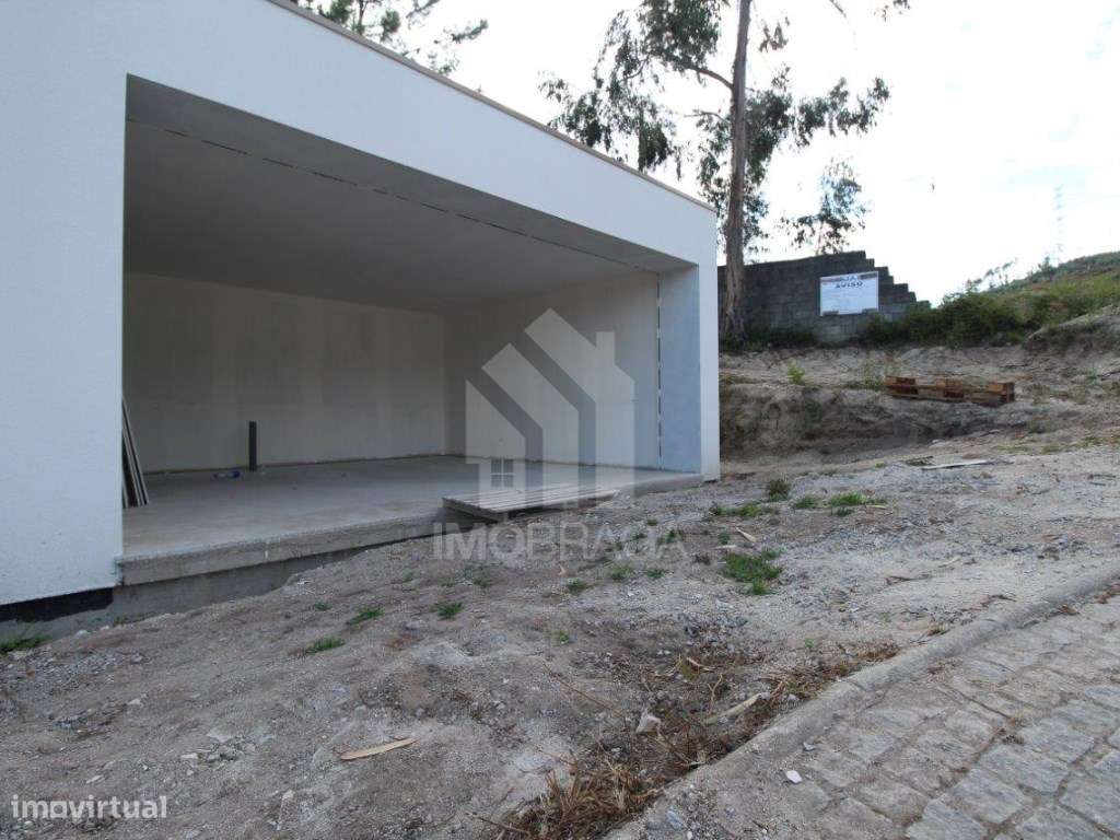 Moradia Geminada T3 Nova para Venda em Rendufinho - Póvoa de Lanhoso-35