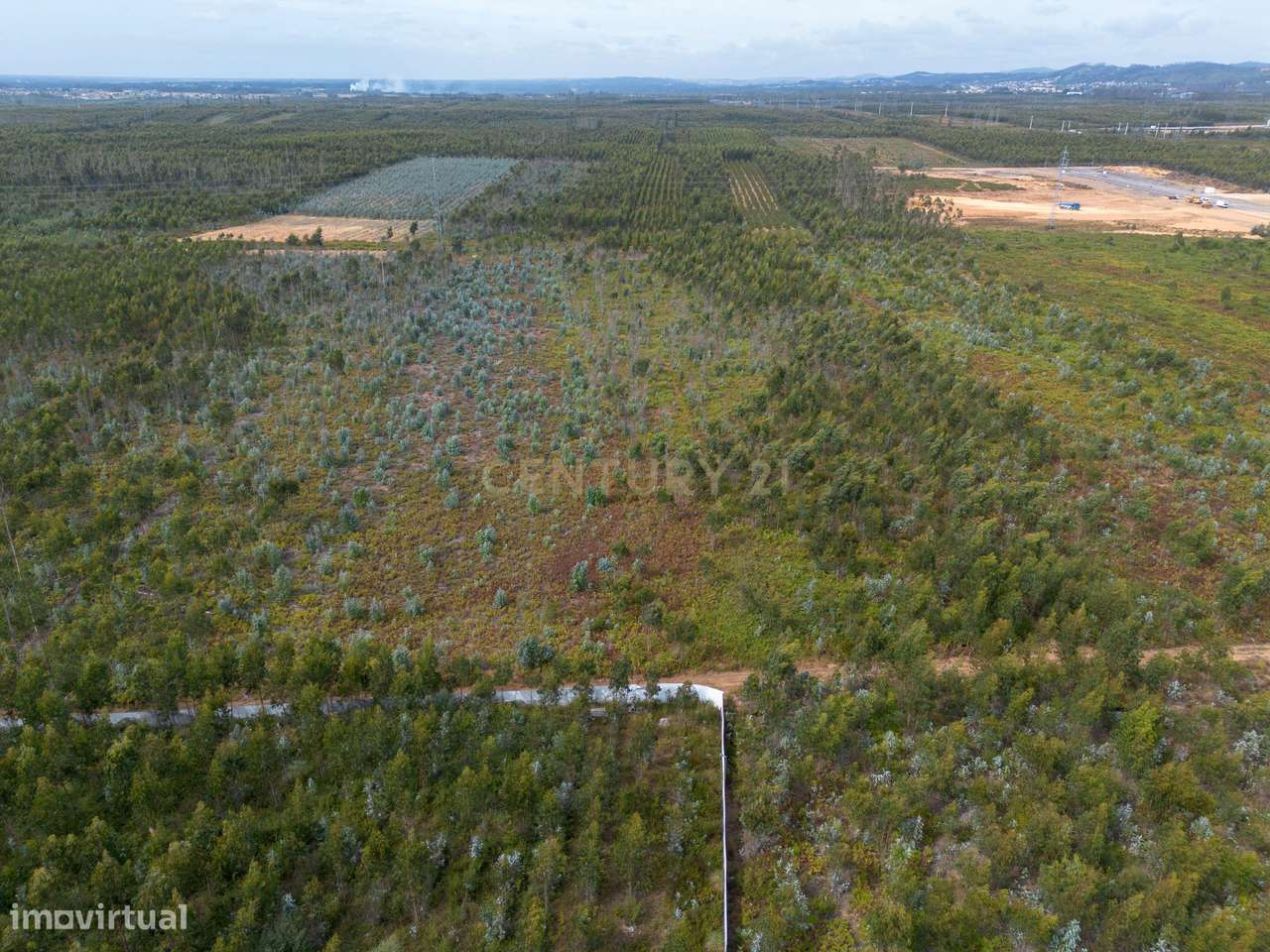 Terreno em Zona Industrial com PDM Aprovado pela Câmara- Albergaria a-6