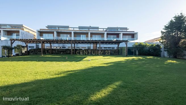 Moradia T3, com 2 suítes e 2 terraços, em condomínio fechado na Praia-4
