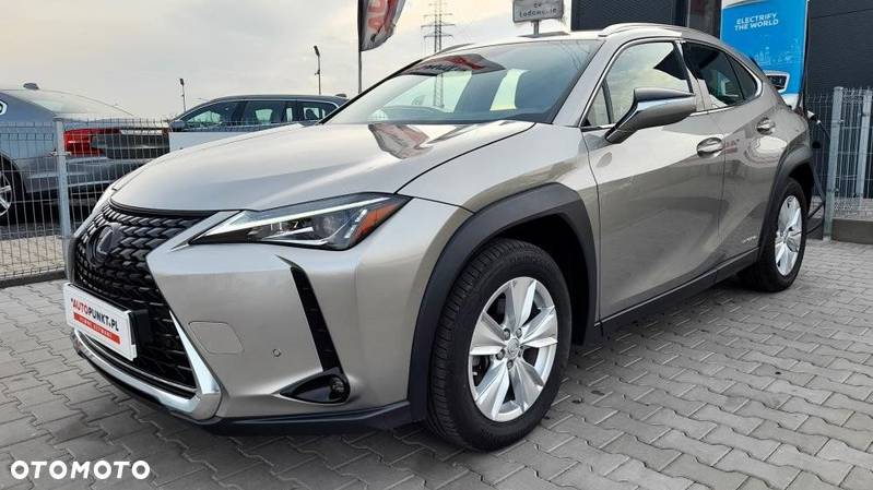 Lexus UX - 4