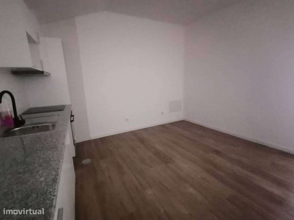 Vende-se apartamento T1 totalmente renovado em Coimbra. - Grande imagem: 5/6