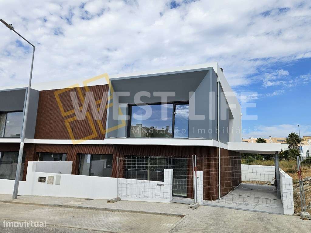 Arquitetura Contemporânea - NOVA - Moradia T4 com três suítes junto... - Grande imagem: 5/15