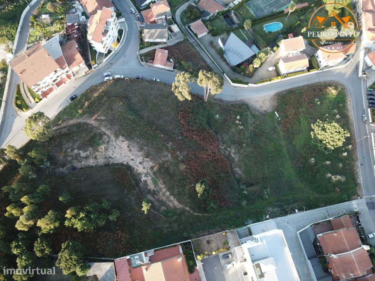 Terreno Urbano de 10.935m² em Oliveira do Douro - Oportunidade Única-6