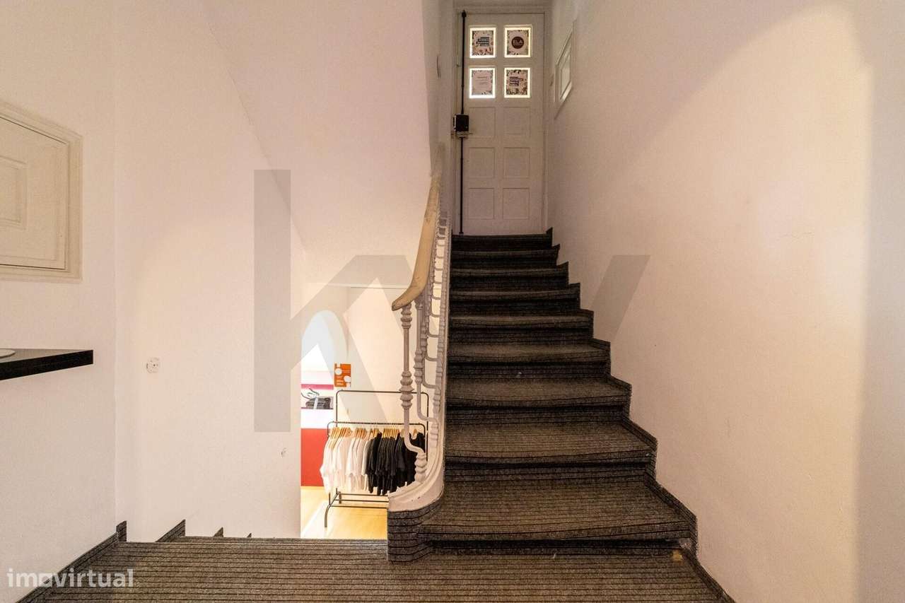 Trespasse / Espaço Comercial e Artístico com Bar, Café e Jardim Tropic - Grande imagem: 3/23